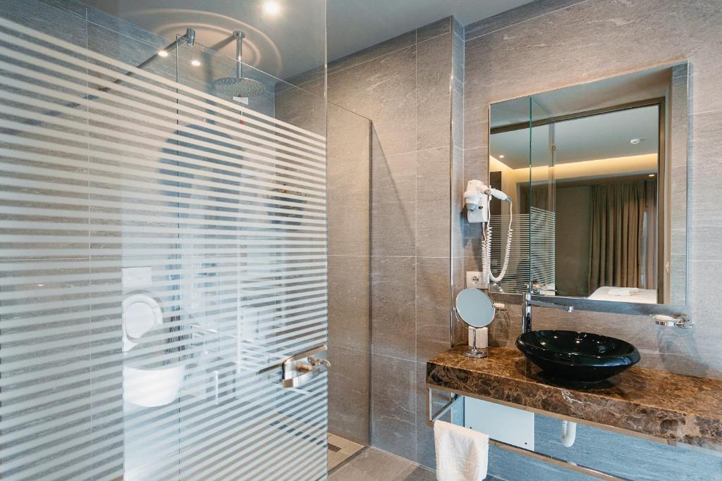 The Ritz-Carlton Room 2