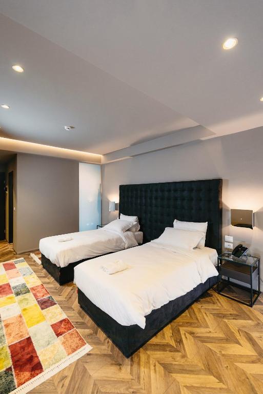 Waldorf Astoria Room 2